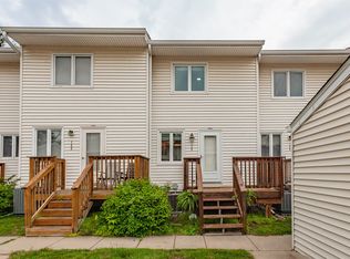 138 Holiday Cir #22, West Des Moines, IA 50265