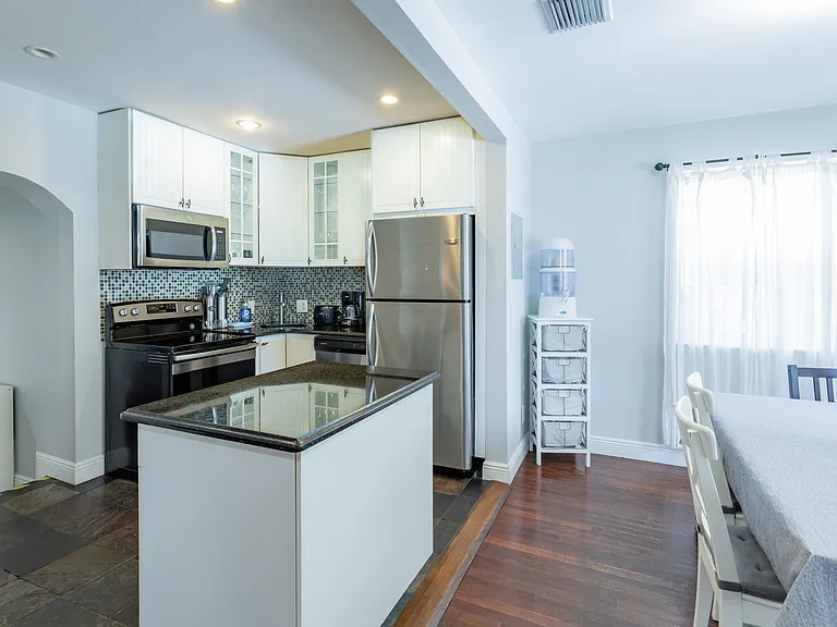 3205 Canal Dr — Photo 13