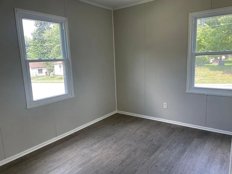 1202 W Miller St — Photo 9