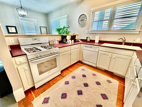 5th image of 400 Ontario Ave #B