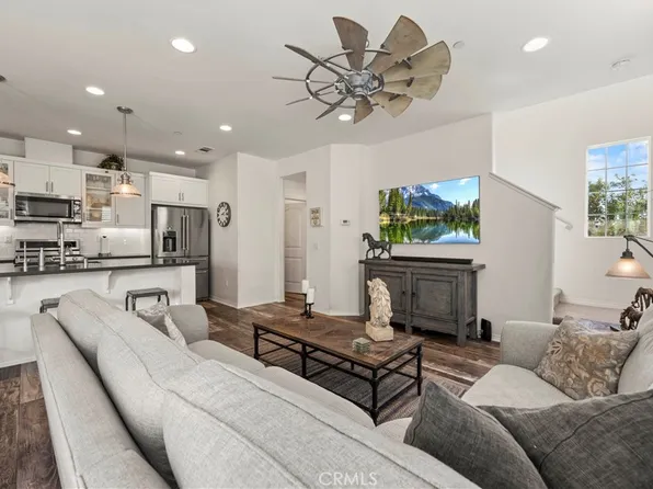 22038 Barrington Way, Santa Clarita, CA 91350