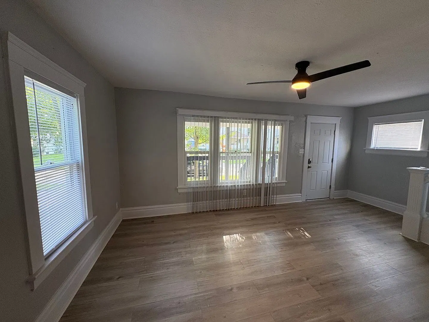 Three bedroom one bathroom home for rent — Photo 3