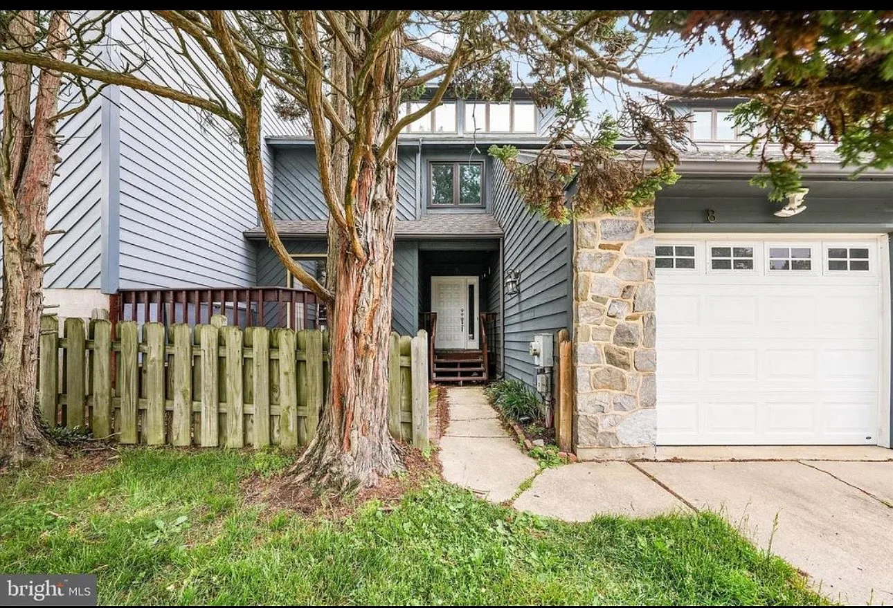 5 bed, 2050 sqft, $3,000 — Photo 1