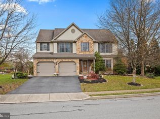 9 Limestone Ct, Lititz, PA 17543