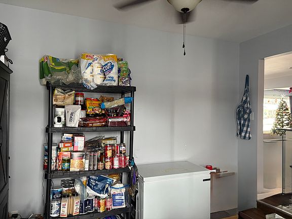 5th image of 909 Carlisle Dr