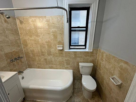 2nd image of 40 S Munn Ave APT 101