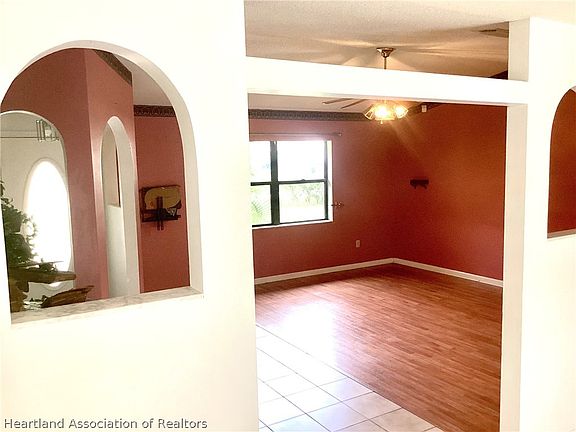 3rd image of 5519 Oak Cir