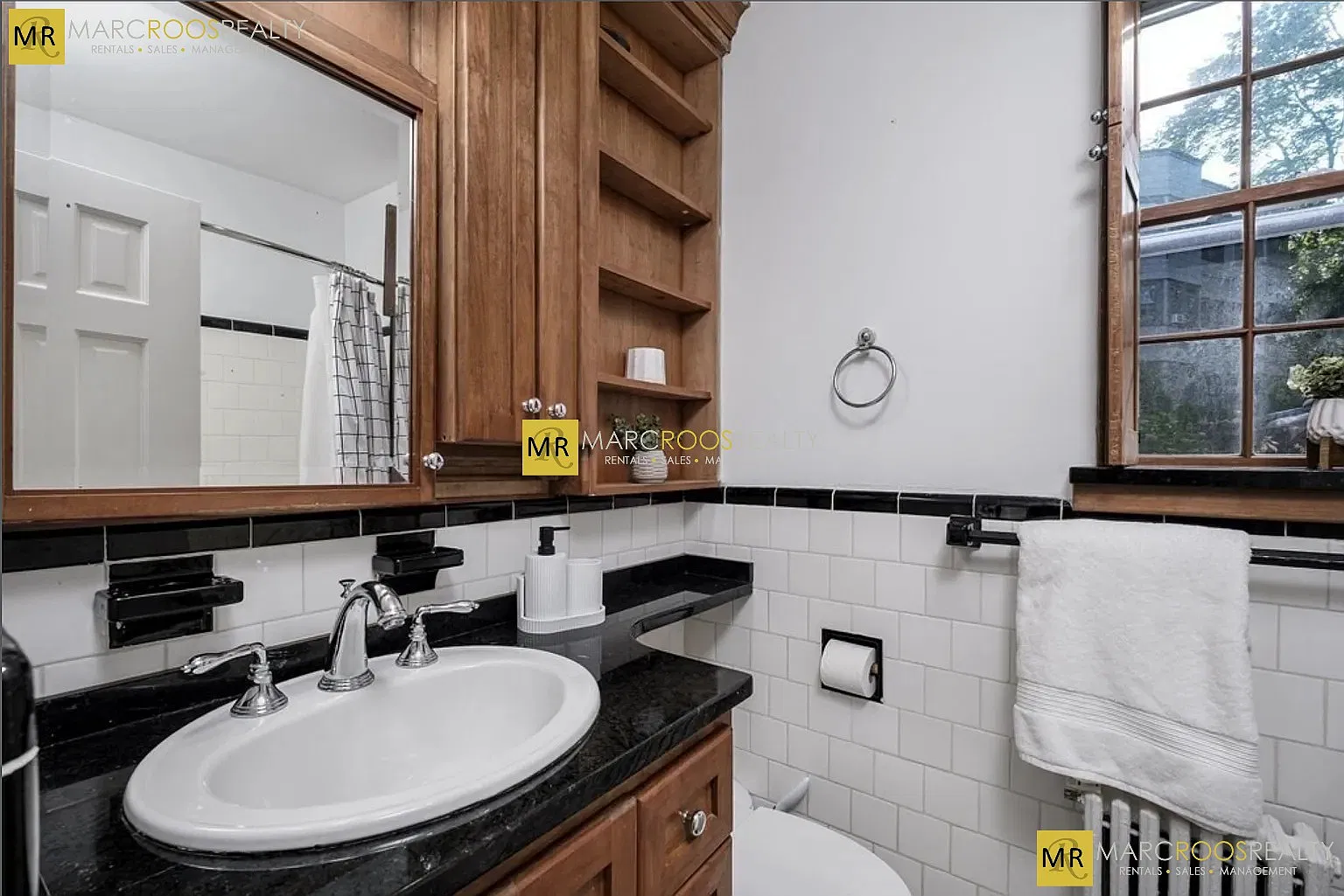 37 Commonwealth Ave — Photo 3