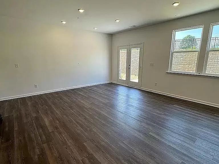 152 Mission Blvd — Photo 3