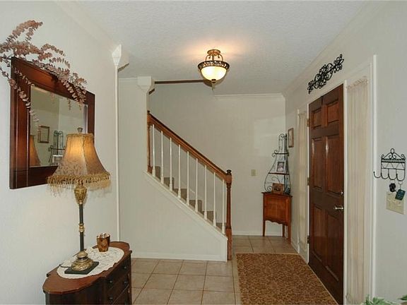 3rd image of 2106 Autumn Cove Dr