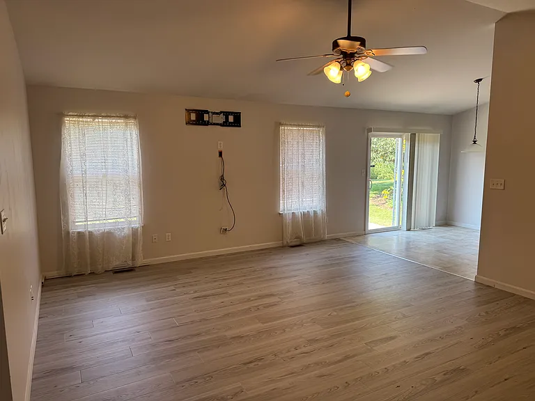 807 Sunflower Mnr — Photo 8