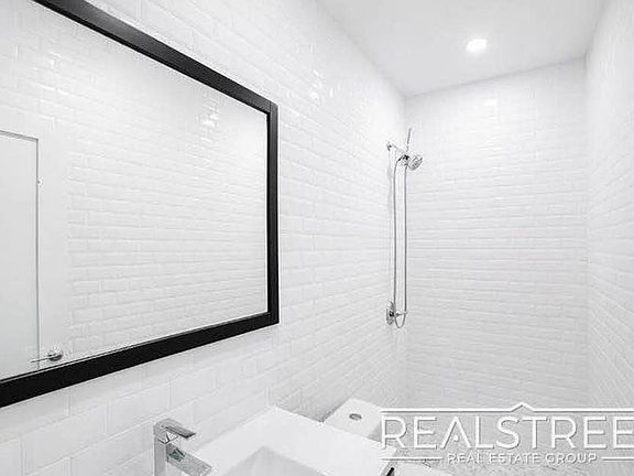 5th image of 1401 Dean St #2B