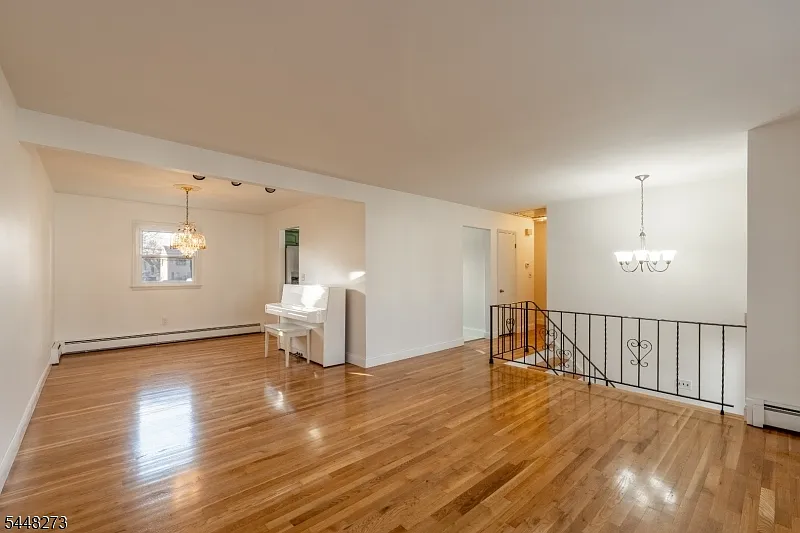 4 bed, 2.0 bath, $4,000 — Photo 4