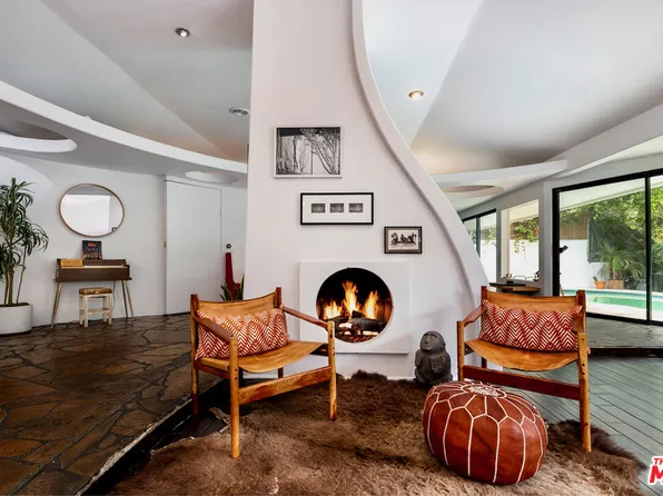 7495 Mulholland Dr, Los Angeles, CA 90046