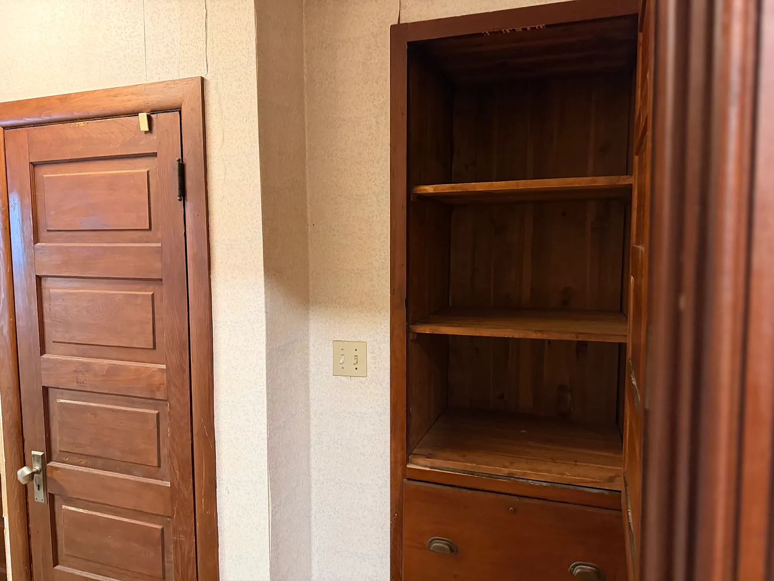 2 bed, 1100 sqft, $1,300 — Photo 4