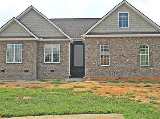 1754 Leaf Ln, Ashland City, TN 37015