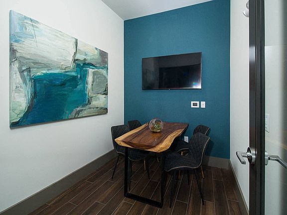 5th image of 21 Executive Dr Unit 209