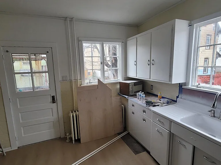 123 S 5th St — Photo 15