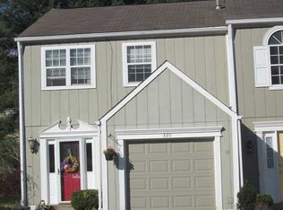 320 Canterbury Ct, Oakmont, PA 15139