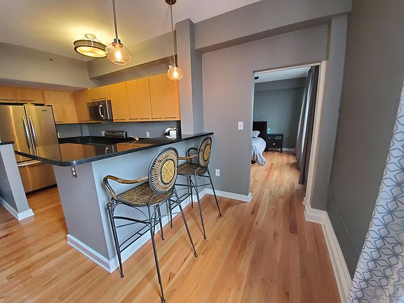 5th image of 604 S 3rd St Unit 809