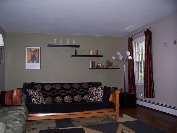 5th image of 406 Baker Ln
