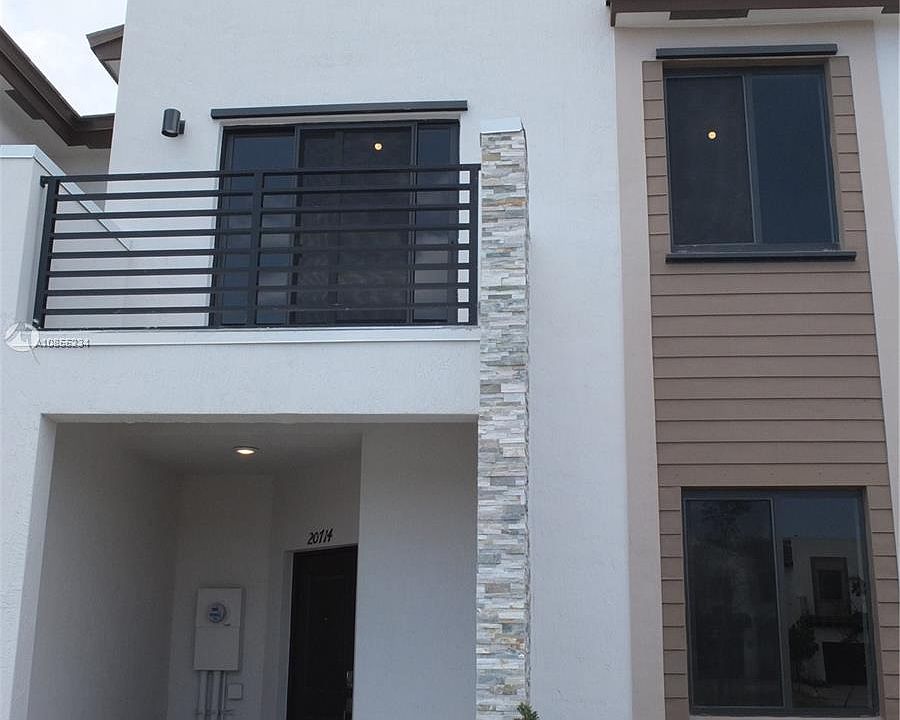 1st image of 20714 NE 5th Pl #20714