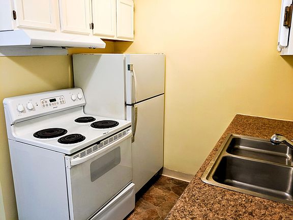 3rd image of 748 Tatum St APT 1