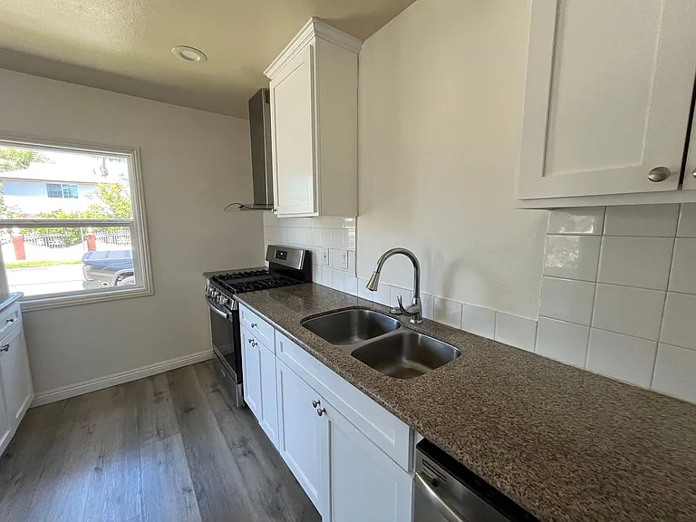 7420 Vicki Dr — Photo 7