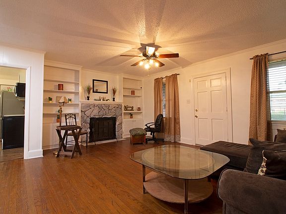 5th image of 1605 E Holly St