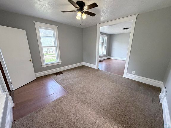 5th image of 3510 4th Ave