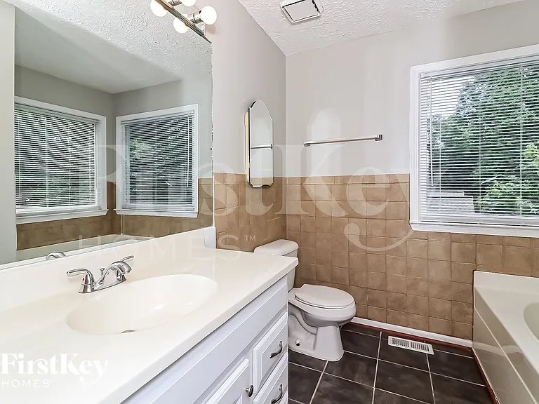 1688 Independence Dr — Photo 14