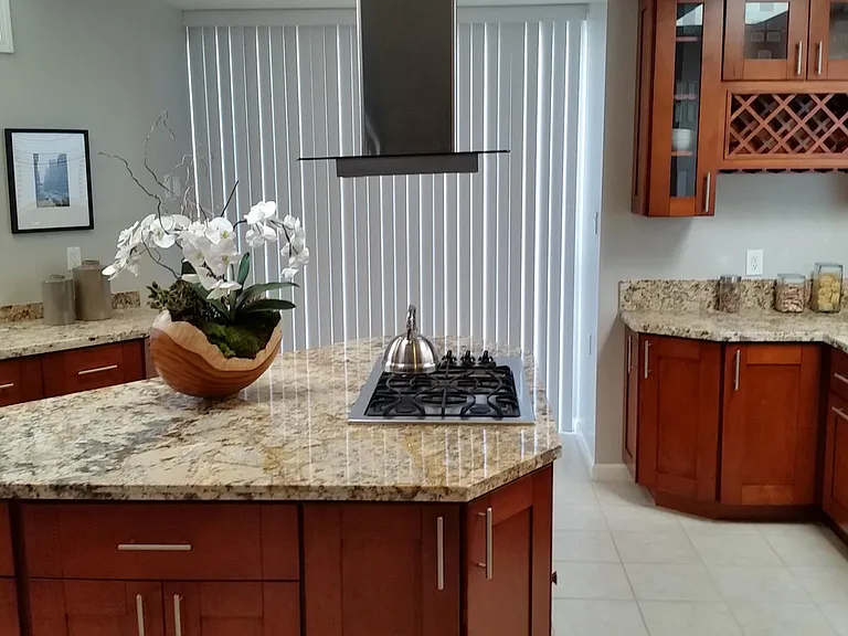 8418 Loyola Blvd — Photo 32