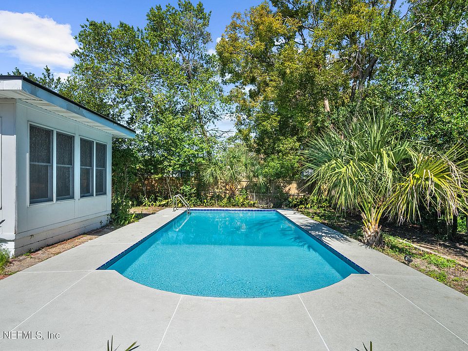 1st image of 2509 COLUMBINE Drive N