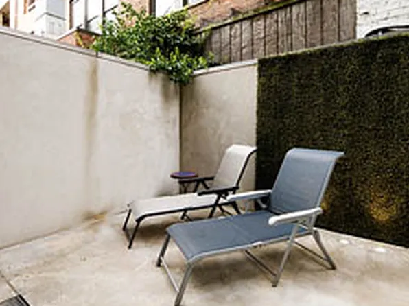 231 West 16th Street image 1 of 7