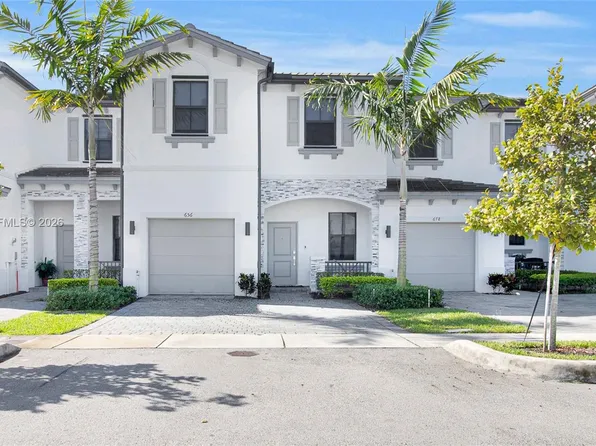 656 NW 203rd Ter, Miami Gardens, FL 33169