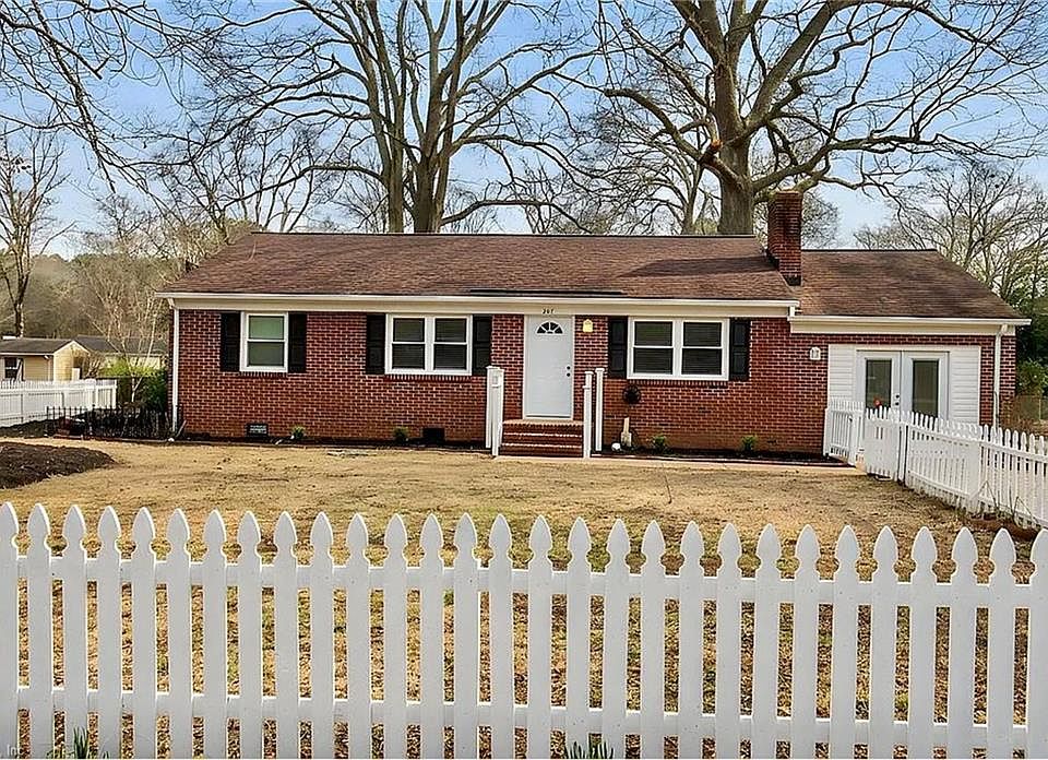 1st image of 207 Falcon Rd