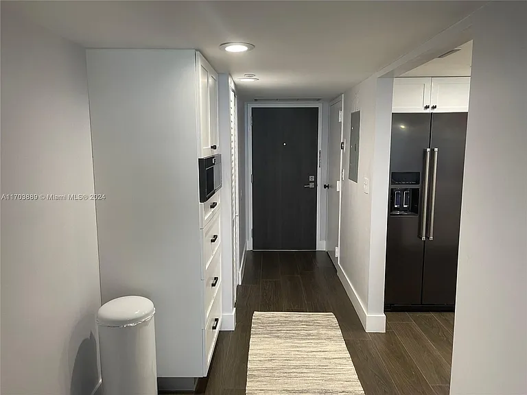 2555 Collins Ave #1409 — Photo 6