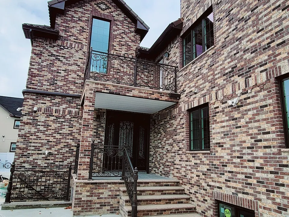 204th St