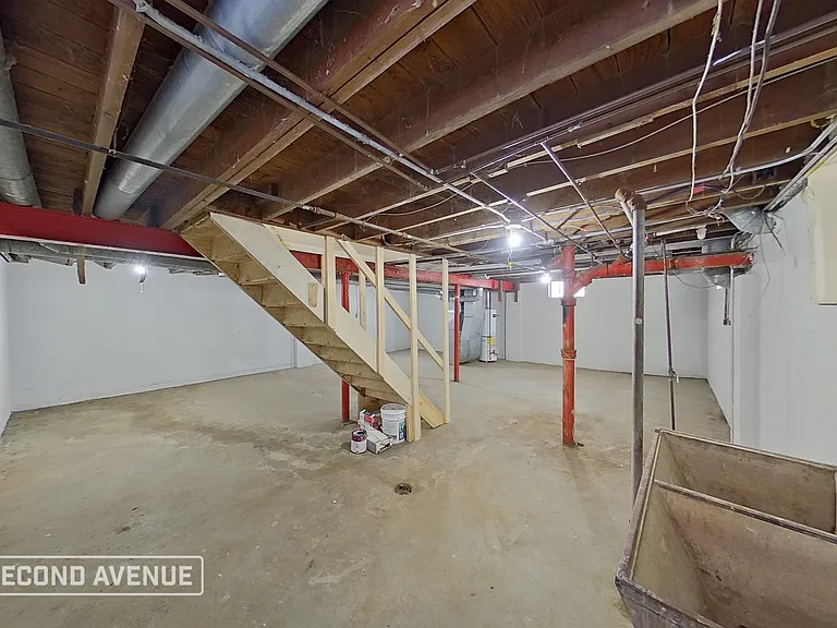 4772 Jefferson St — Photo 17