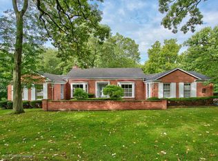 6372 Blackhawk Trl, Indian Head Park, IL