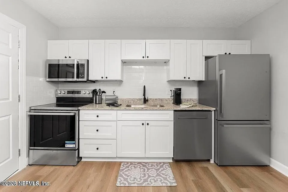 1 bed, 1.0 bath, 800 sqft, $1,675 — Photo 3