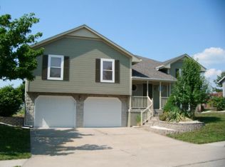 712 Nelson Dr, Grain Valley, MO 64029