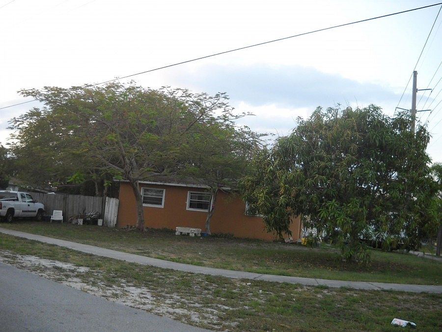 2nd image of 3350 SW 40th Ave