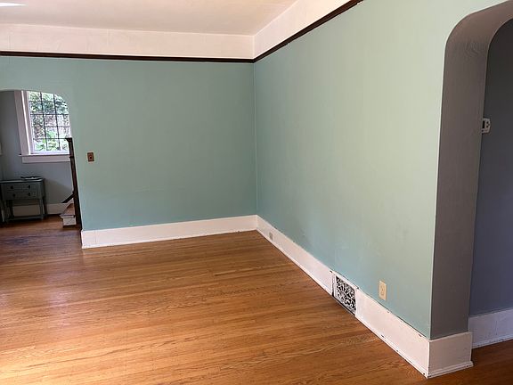 3rd image of 316 W Raye St