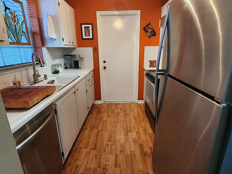 2424 NE 9th St #212 — Photo 12