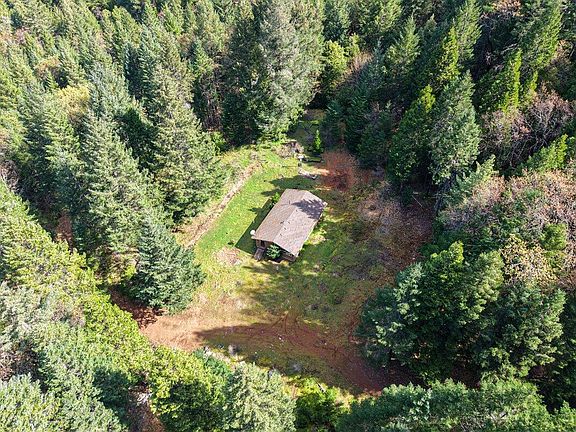 2nd image of 2787 Davis Creek Rd