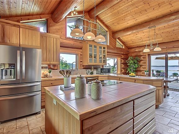 5th image of 4916 Madrona Beach Ln NW
