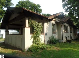 203 W Hall St, Shepherd, MI 48883