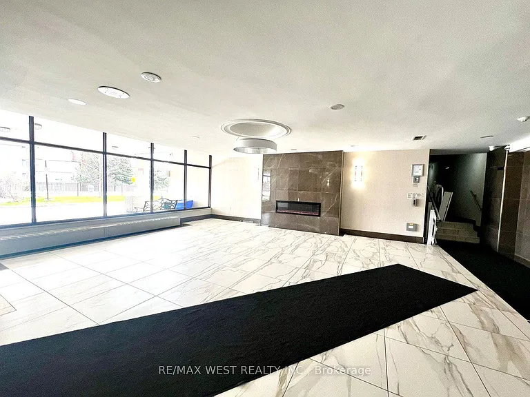130 Neptune Dr #905 — Photo 2
