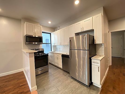 2nd image of 119 Post Ave APT 3J